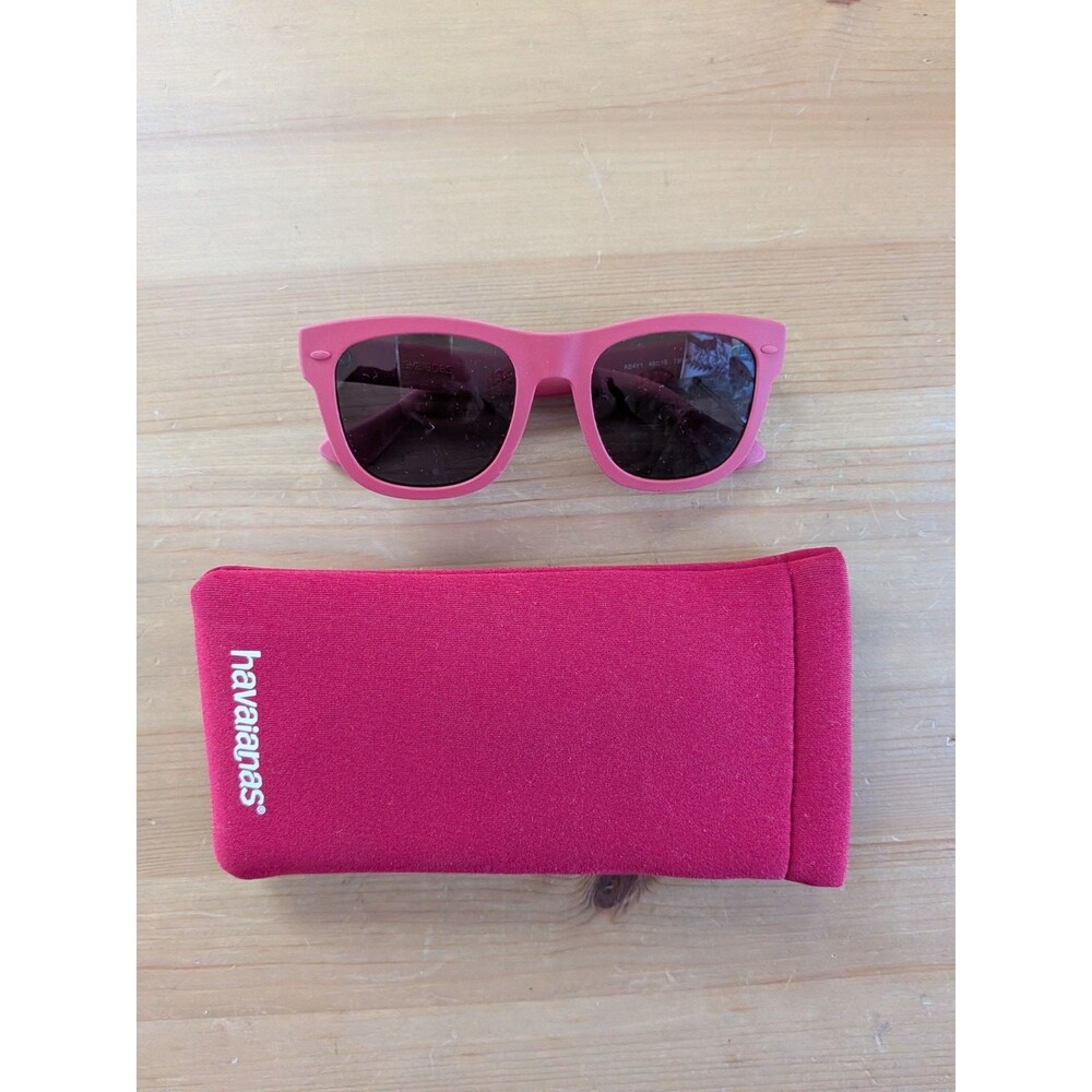Havaianas Paraty/S Square Polarized Sunglasses Red Rubber w/Case